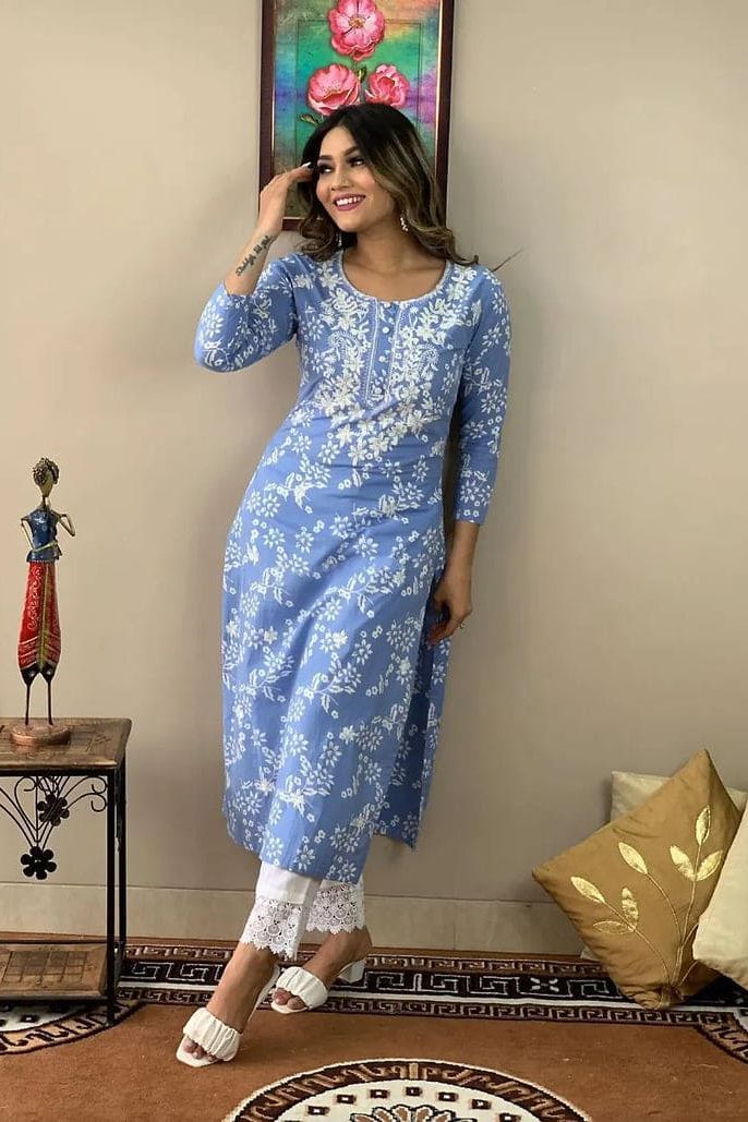 Kvinna Embroidery Work Kurta and Pant Set (Blue)