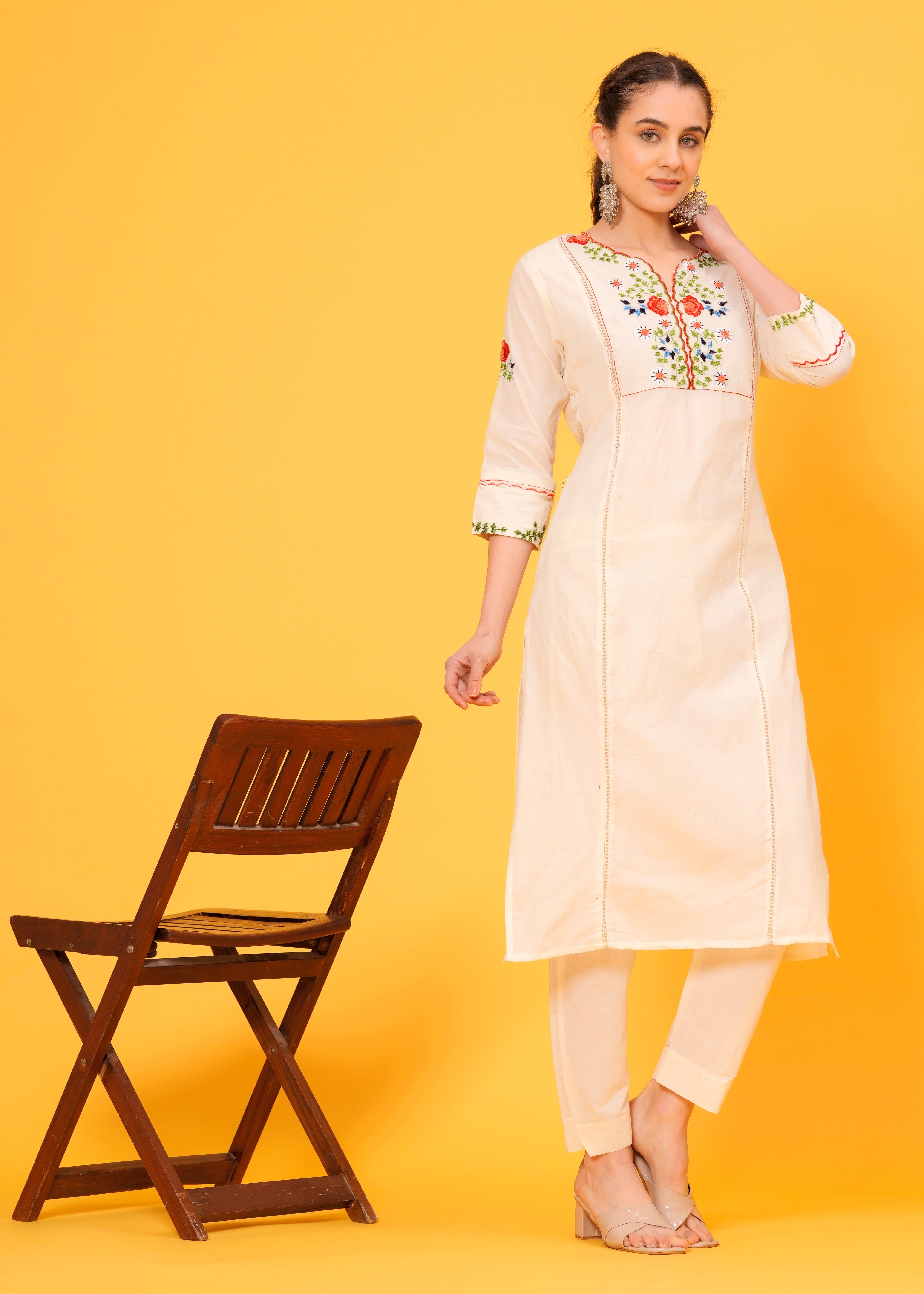 Embroidered Off White Cotton Kurta And Pant Set